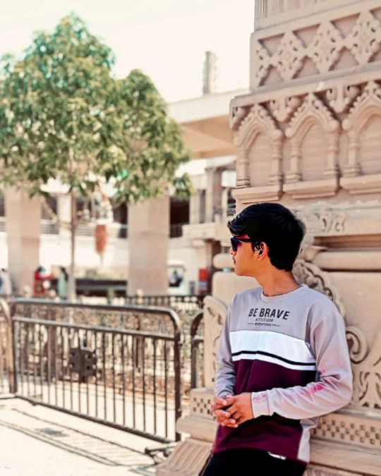 Pradumya Sahare Temple Pose